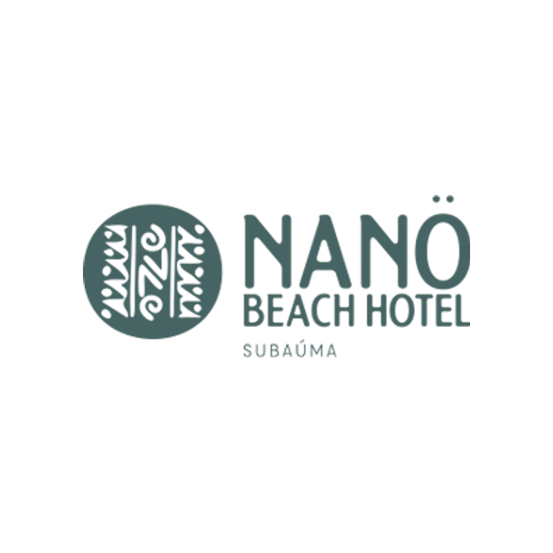 Logo do Nanö Beach Hotel, empreendimento com estrutura executada pela Romilson Carpintaria